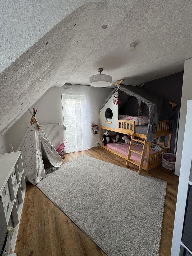 Predaj domu 170 m², pozemek 325 m², Kirchheim unter Teck, Bádensko-Wurttembersko Predaj domu 170 m², pozemek 325 m², Kirchheim unter Teck, Bádensko-Wurttembersko