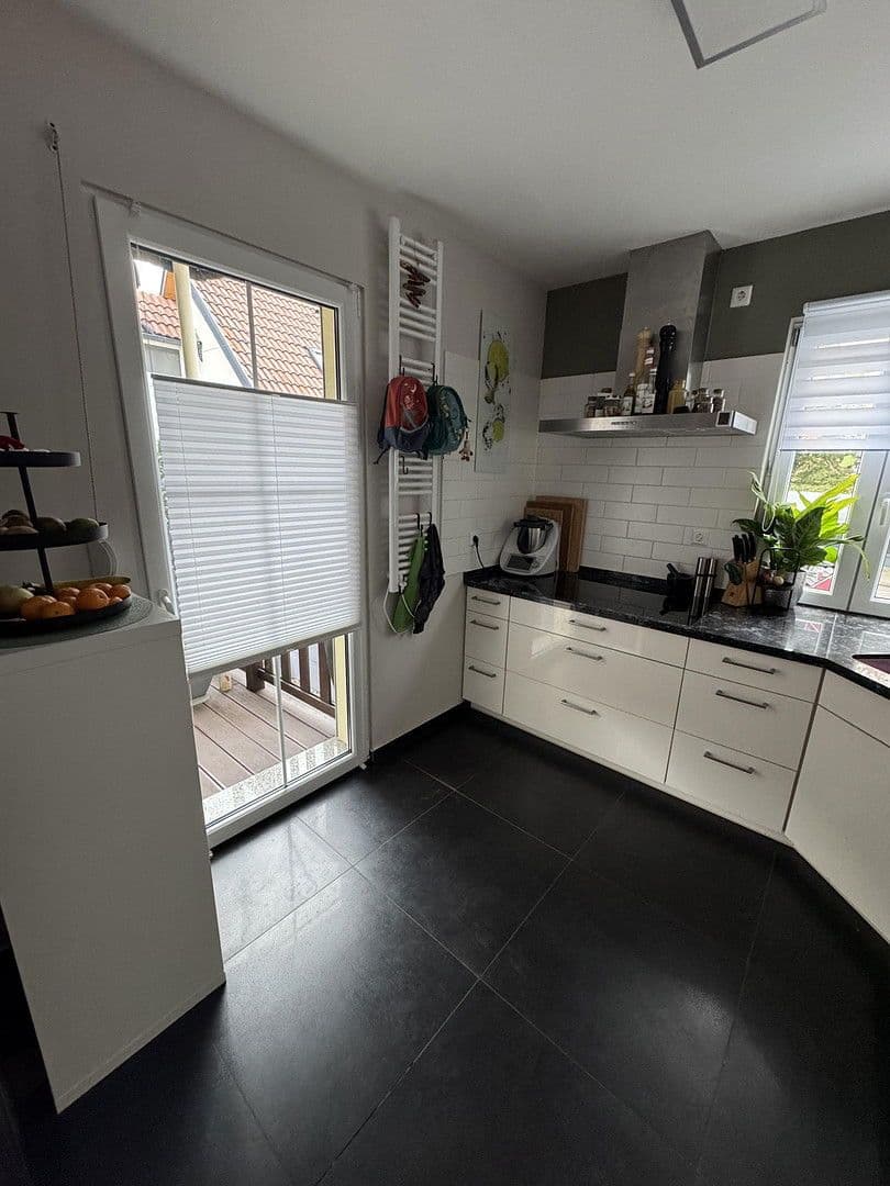 Predaj domu 170 m², pozemek 325 m², Kirchheim unter Teck, Bádensko-Wurttembersko Predaj domu 170 m², pozemek 325 m², Kirchheim unter Teck, Bádensko-Wurttembersko