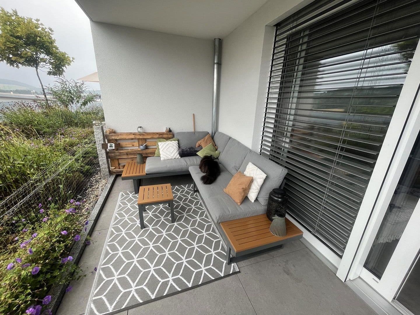 Prenájom bytu 3-izbový 100 m², Bergstrasse 11, Laufenburg (Baden), Bádensko-Wurttembersko Prenájom bytu 3-izbový 100 m², Bergstrasse 11, Laufenburg (Baden), Bádensko-Wurttembersko