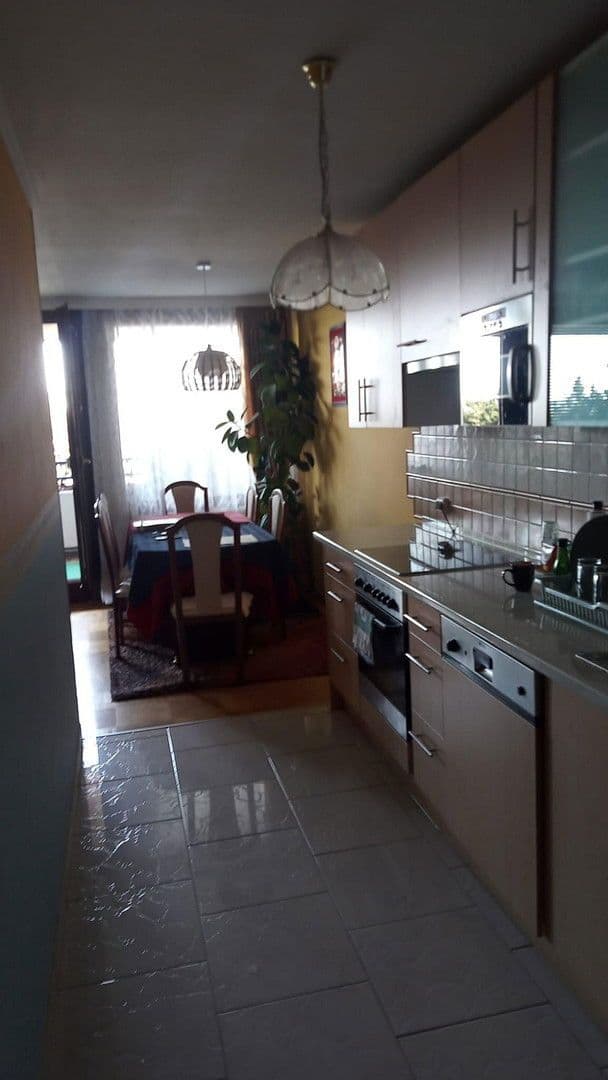 Prenájom bytu 3-izbový 100 m², Wien, Viedeň Prenájom bytu 3-izbový 100 m², Wien, Viedeň