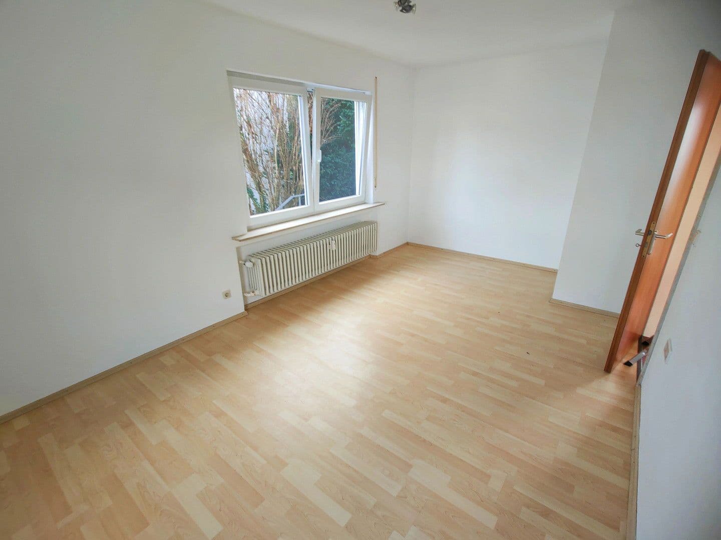 Prenájom bytu 2-izbový 65 m², Reutlingen, Bádensko-Wurttembersko Prenájom bytu 2-izbový 65 m², Reutlingen, Bádensko-Wurttembersko