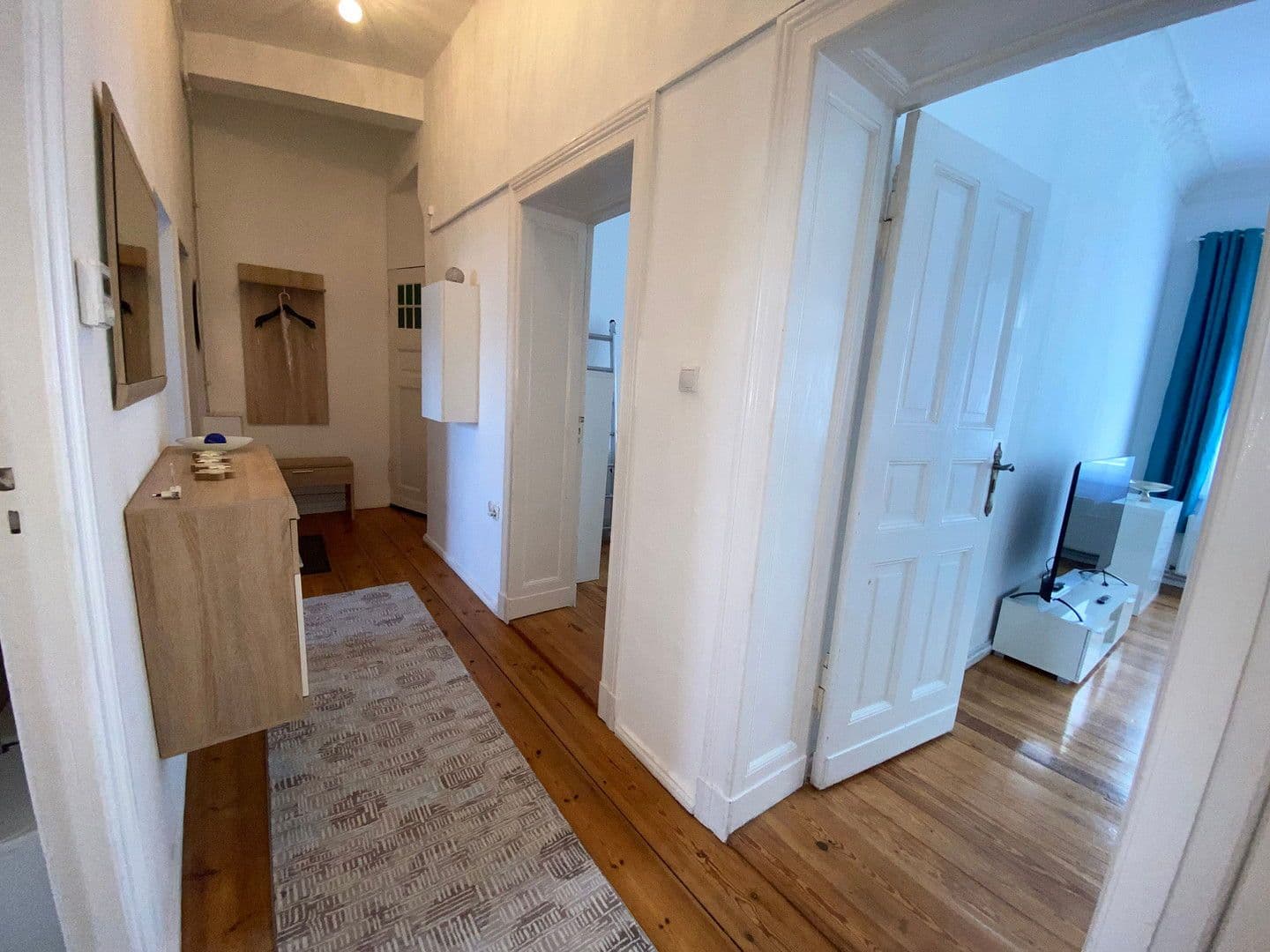 Prenájom bytu 3-izbový 90 m², Berlin, Berlín Prenájom bytu 3-izbový 90 m², Berlin, Berlín