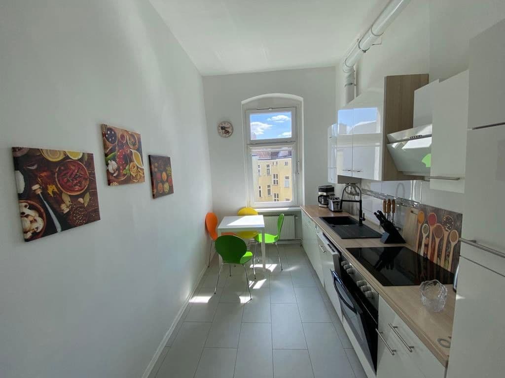 Prenájom bytu 3-izbový 90 m², Berlin, Berlín Prenájom bytu 3-izbový 90 m², Berlin, Berlín