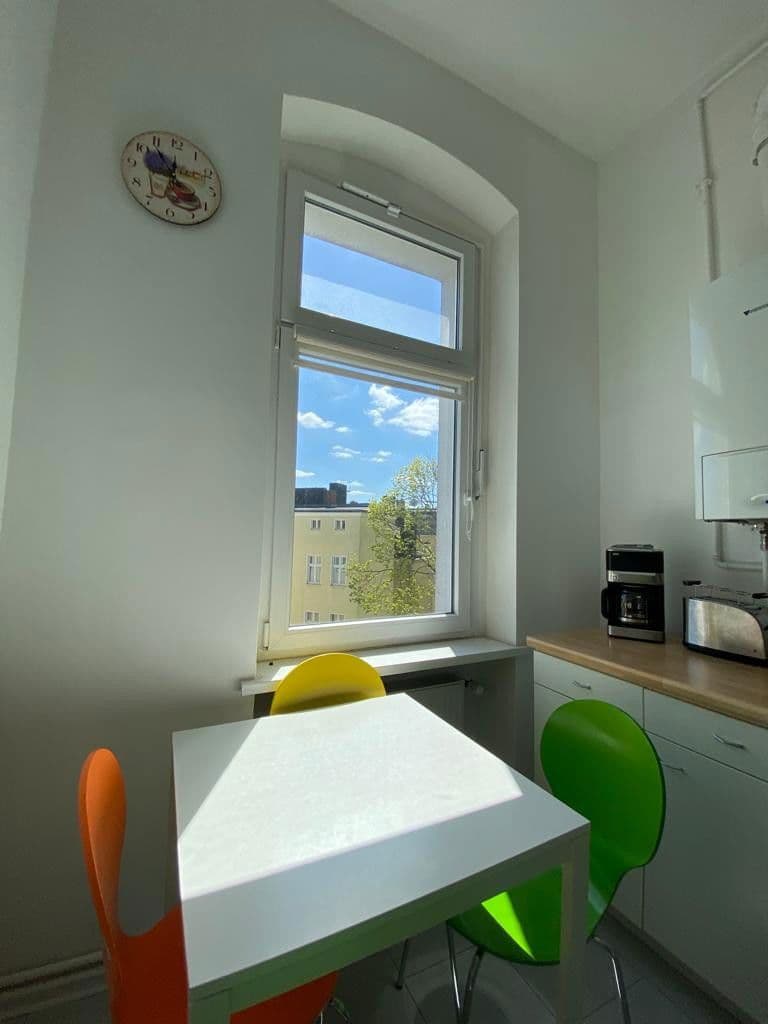 Prenájom bytu 3-izbový 90 m², Berlin, Berlín Prenájom bytu 3-izbový 90 m², Berlin, Berlín