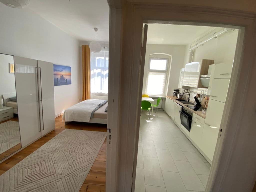 Prenájom bytu 3-izbový 90 m², Berlin, Berlín Prenájom bytu 3-izbový 90 m², Berlin, Berlín