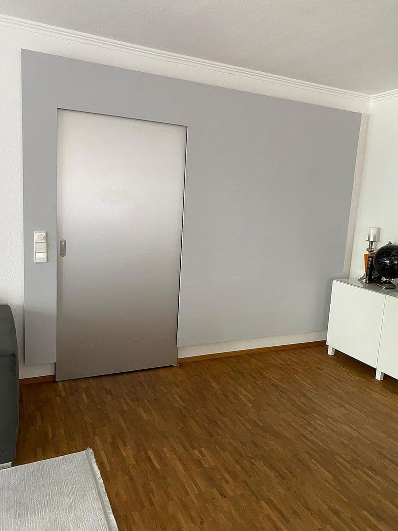 Prenájom bytu 3-izbový 99 m², Baden-Baden, Bádensko-Wurttembersko Prenájom bytu 3-izbový 99 m², Baden-Baden, Bádensko-Wurttembersko