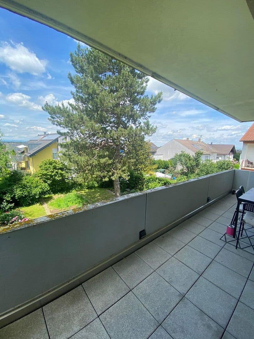 Prenájom bytu 3-izbový 99 m², Baden-Baden, Bádensko-Wurttembersko Prenájom bytu 3-izbový 99 m², Baden-Baden, Bádensko-Wurttembersko