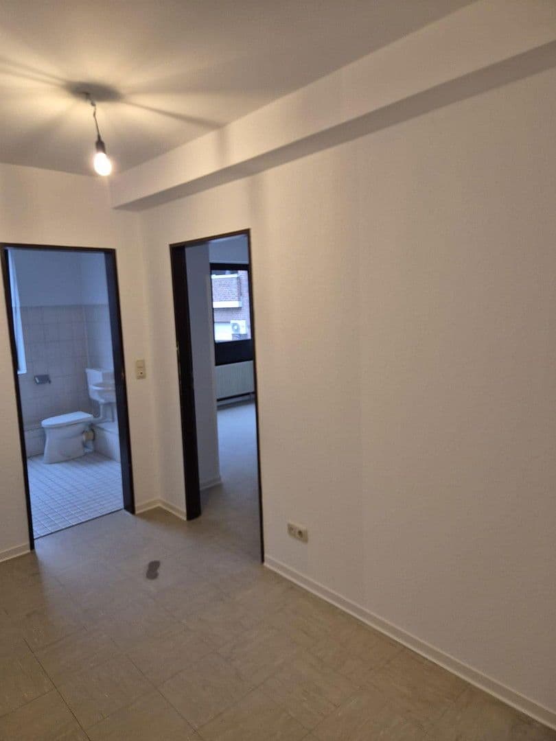 Prenájom bytu 3-izbový 86 m², Lüpertzender Str. 91, Mönchengladbach, Severné Porýnie - Westfálsko Prenájom bytu 3-izbový 86 m², Lüpertzender Str. 91, Mönchengladbach, Severné Porýnie - Westfálsko