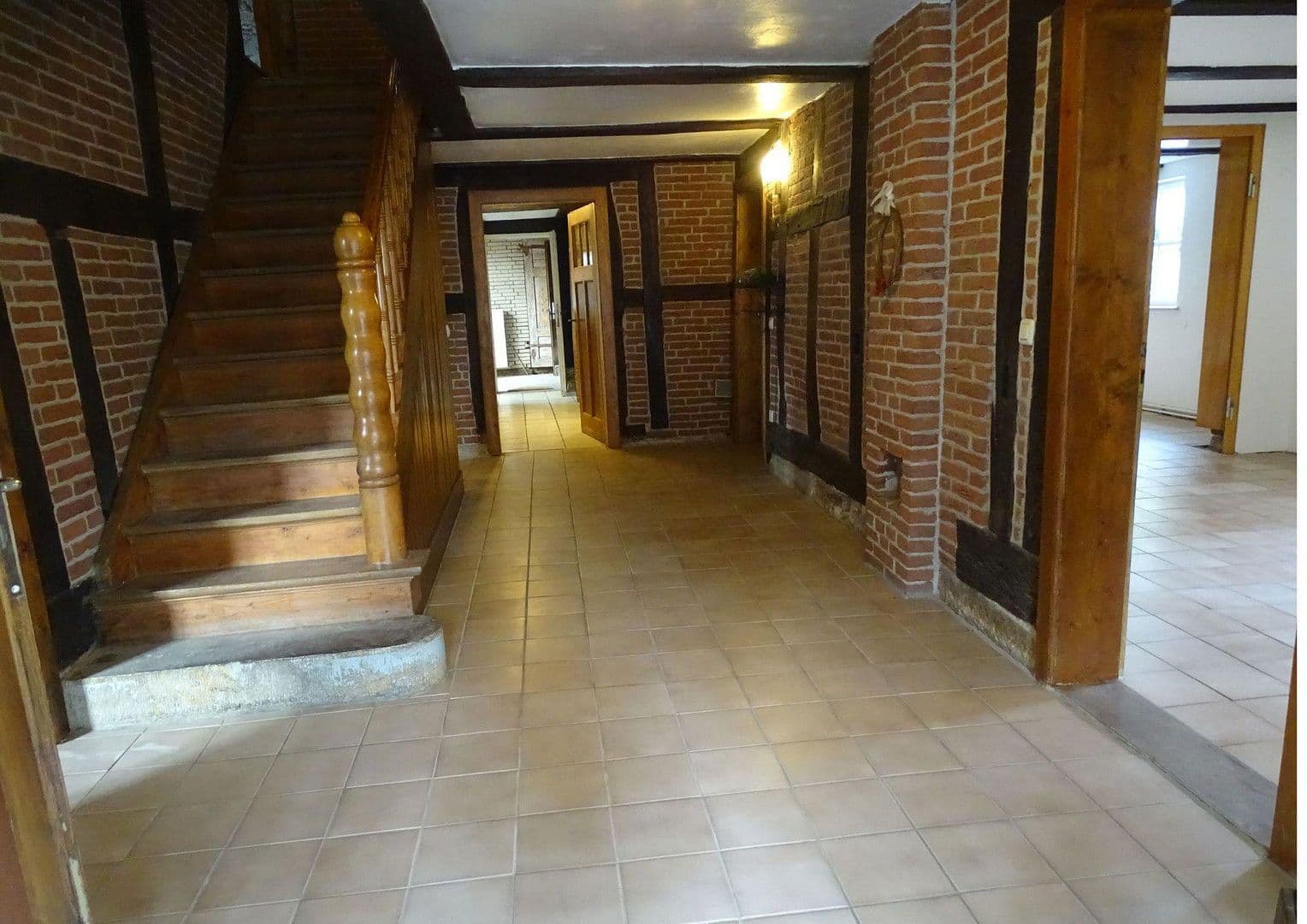 Predaj domu 200 m², pozemek 1.220 m², Hessisch Oldendorf, Dolné Sasko Predaj domu 200 m², pozemek 1.220 m², Hessisch Oldendorf, Dolné Sasko