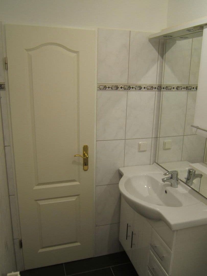 Prenájom bytu 2-izbový 38 m², Frankfurt, Hesensko Prenájom bytu 2-izbový 38 m², Frankfurt, Hesensko