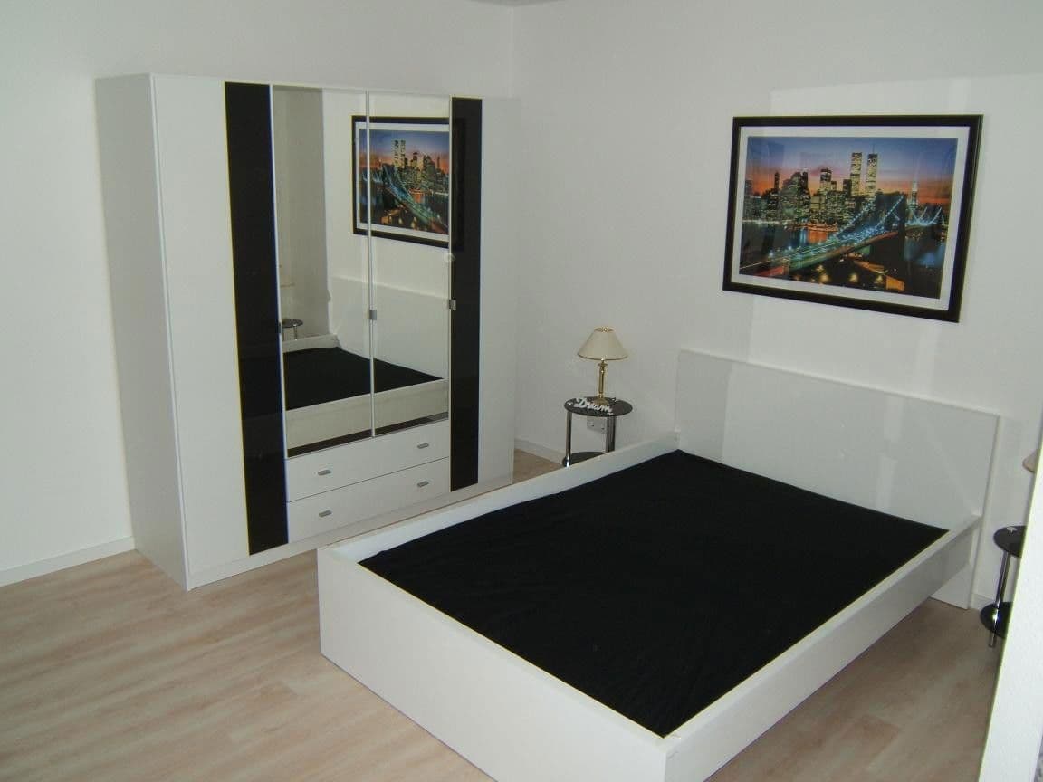 Prenájom bytu 2-izbový 38 m², Frankfurt, Hesensko Prenájom bytu 2-izbový 38 m², Frankfurt, Hesensko