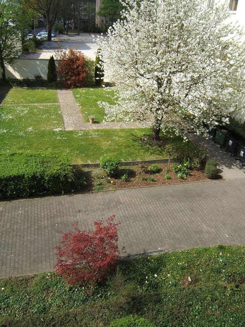 Prenájom bytu 2-izbový 38 m², Frankfurt, Hesensko Prenájom bytu 2-izbový 38 m², Frankfurt, Hesensko