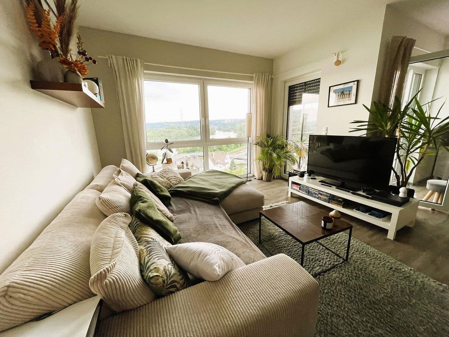 Prenájom bytu 2-izbový 70 m², Urbar, Porýnie-Falcko Prenájom bytu 2-izbový 70 m², Urbar, Porýnie-Falcko