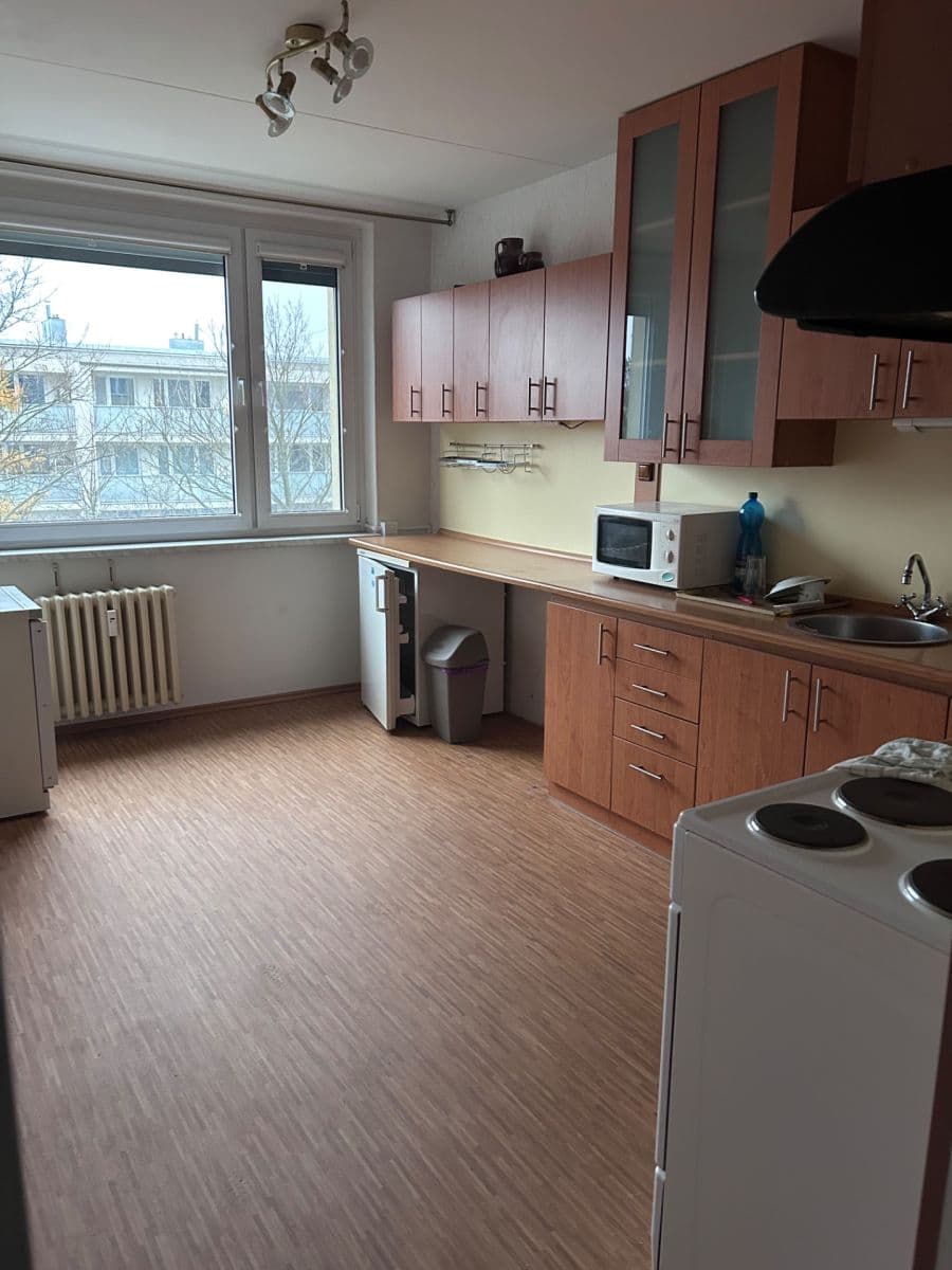 Prenájom bytu 3-izbový 72 m², Čenětická, Praha, Praha Prenájom bytu 3-izbový 72 m², Čenětická, Praha, Praha
