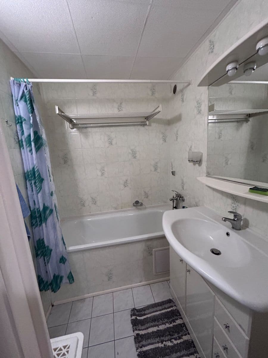 Prenájom bytu 3-izbový 72 m², Čenětická, Praha, Praha Prenájom bytu 3-izbový 72 m², Čenětická, Praha, Praha