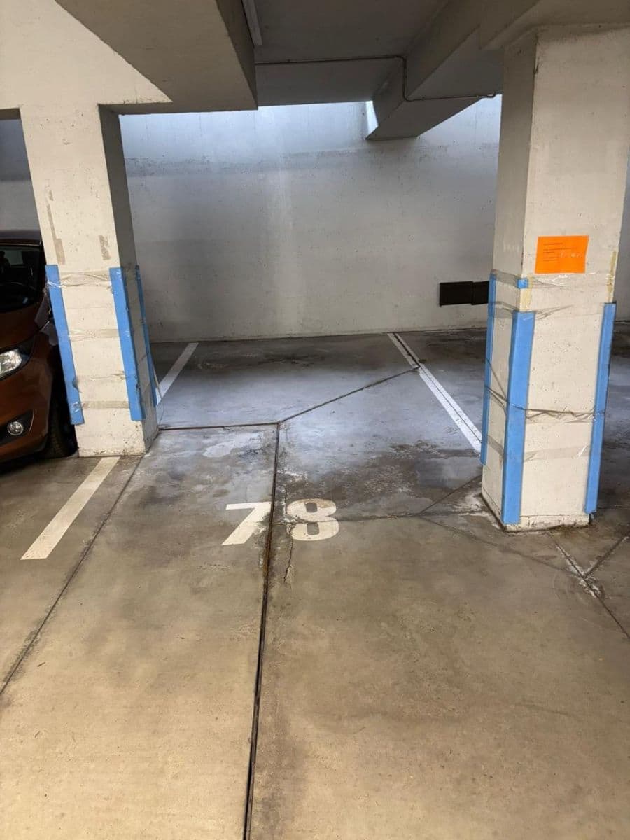 Predaj garáže 12 m², Padovská, Praha, Praha Predaj garáže 12 m², Padovská, Praha, Praha