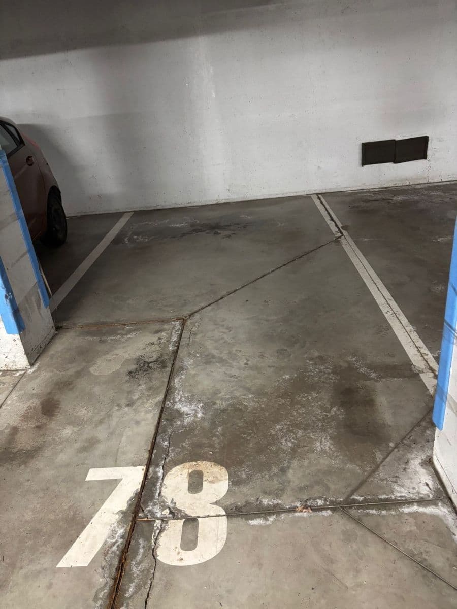 Predaj garáže 12 m², Padovská, Praha, Praha Predaj garáže 12 m², Padovská, Praha, Praha