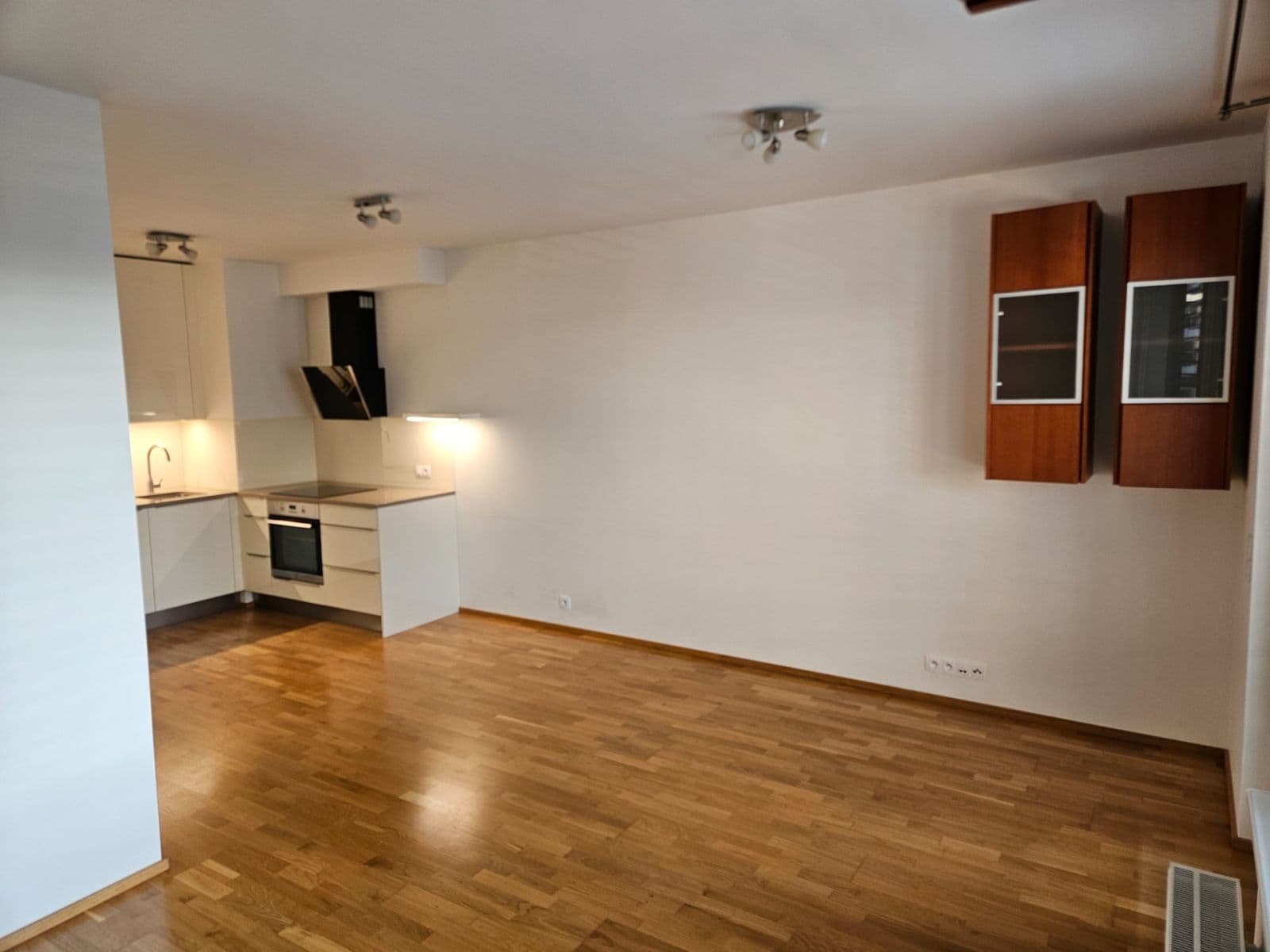 Prenájom bytu 2-izbový 54 m², Waltariho, Praha, Praha Prenájom bytu 2-izbový 54 m², Waltariho, Praha, Praha