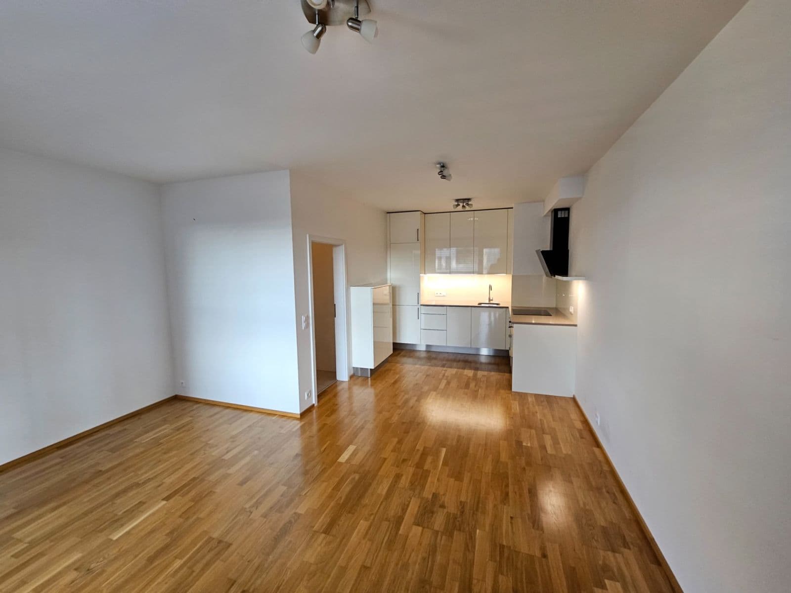 Prenájom bytu 2-izbový 54 m², Waltariho, Praha, Praha Prenájom bytu 2-izbový 54 m², Waltariho, Praha, Praha