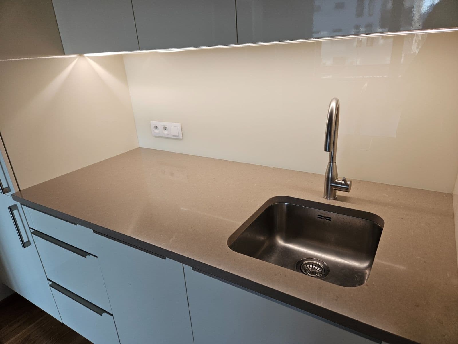 Prenájom bytu 2-izbový 54 m², Waltariho, Praha, Praha Prenájom bytu 2-izbový 54 m², Waltariho, Praha, Praha