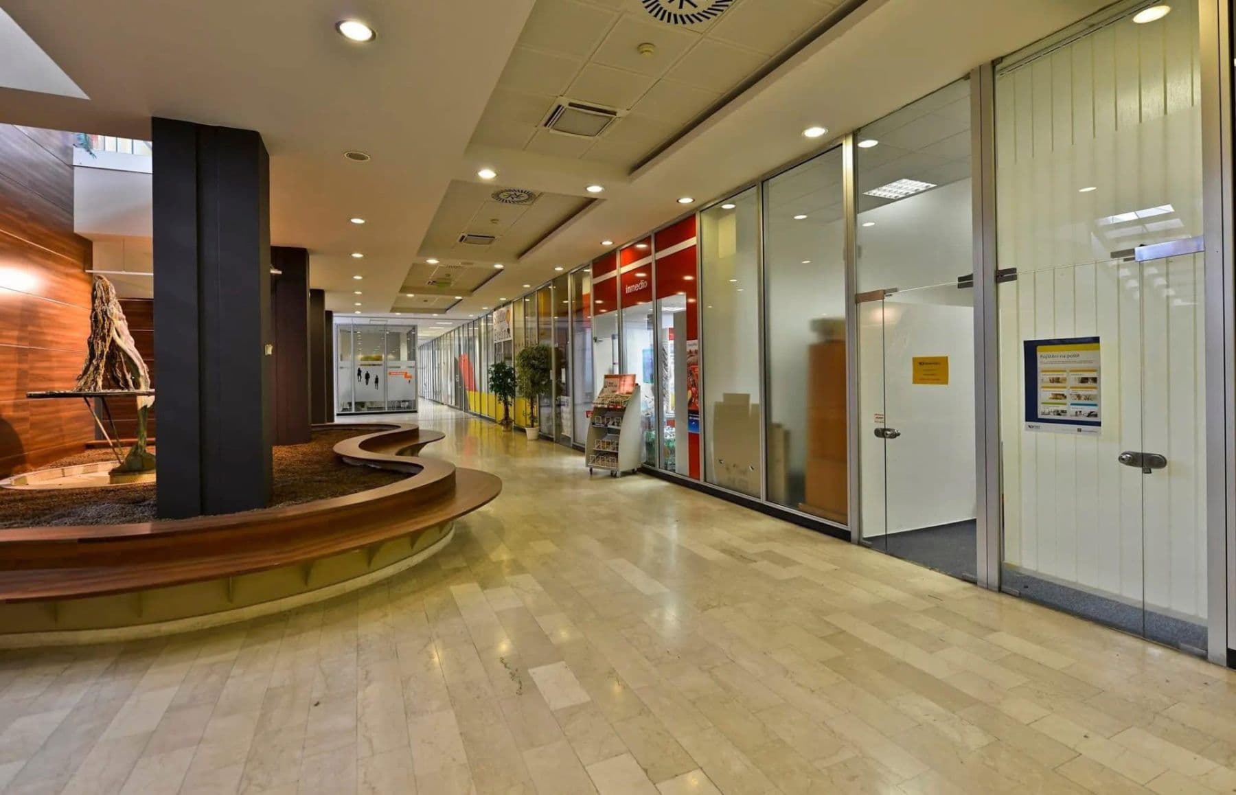 Prenájom kancelárie 15 m², Vršovické náměstí, Praha, Praha Prenájom kancelárie 15 m², Vršovické náměstí, Praha, Praha