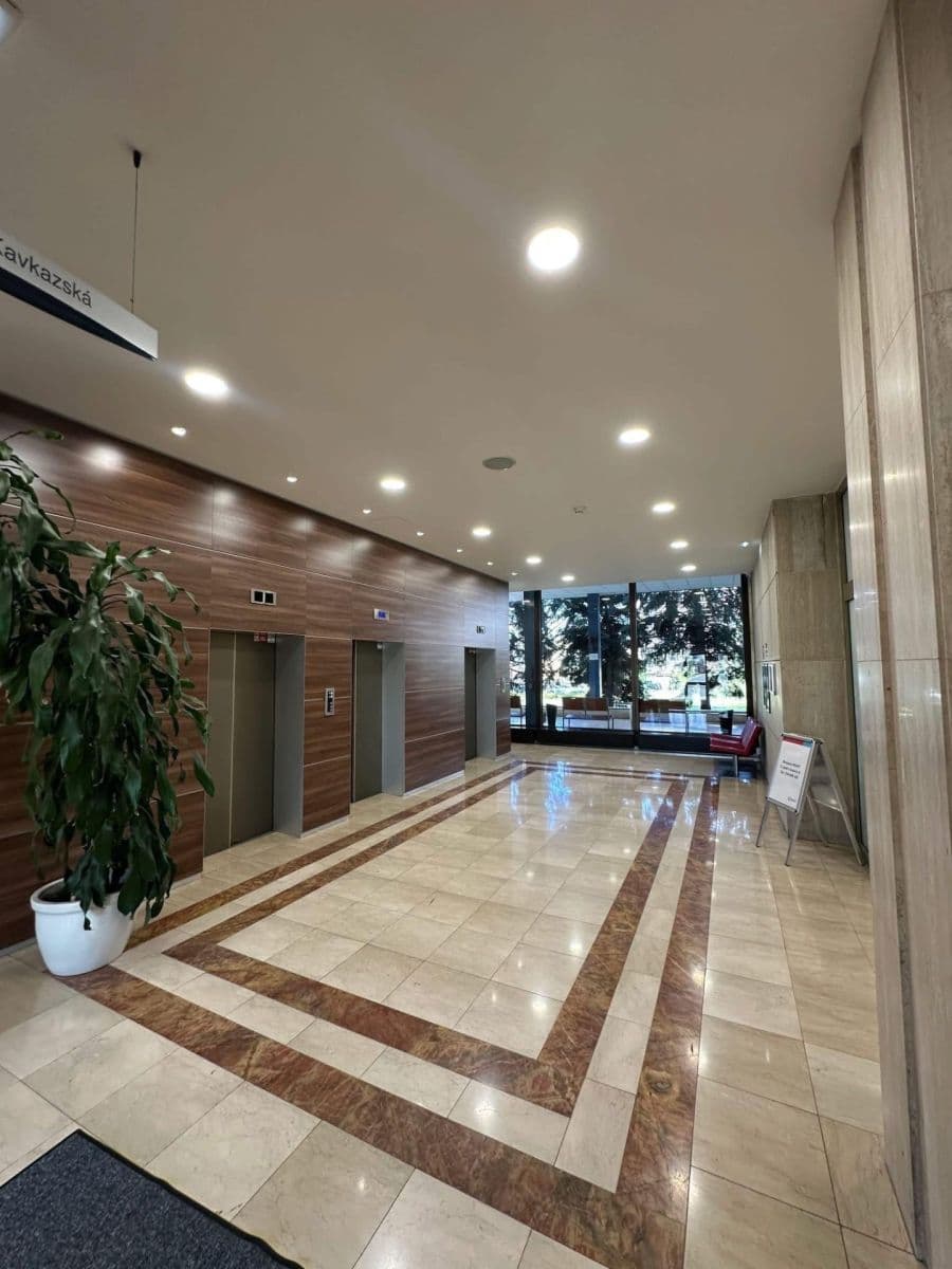 Prenájom kancelárie 15 m², Vršovické náměstí, Praha, Praha Prenájom kancelárie 15 m², Vršovické náměstí, Praha, Praha