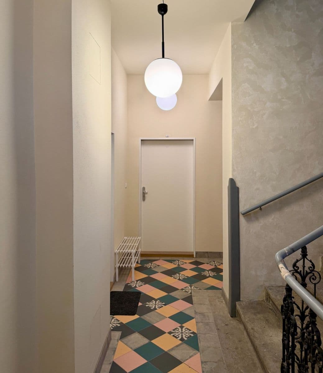 Prenájom bytu 1-izbový 31 m², U Tyrše, Praha, Praha Prenájom bytu 1-izbový 31 m², U Tyrše, Praha, Praha