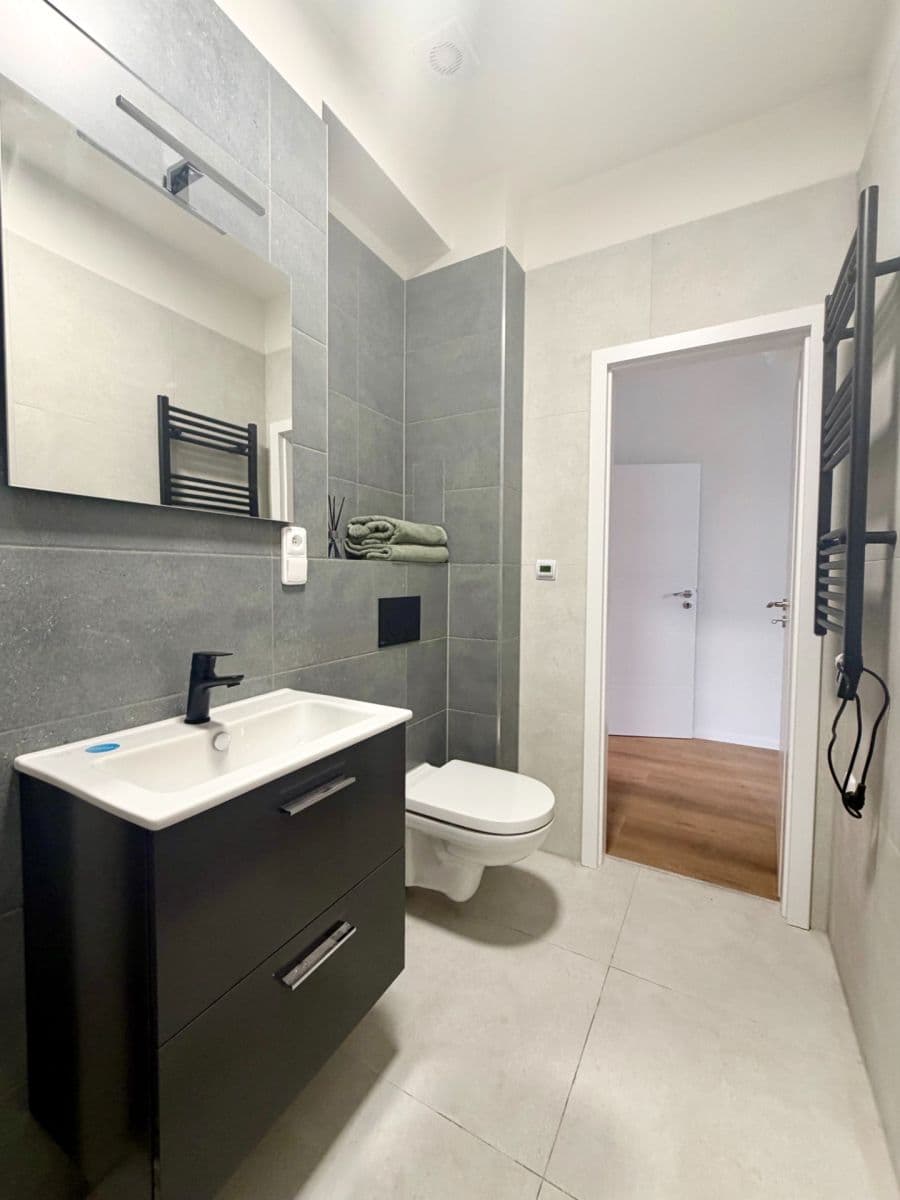 Prenájom bytu 1-izbový 31 m², U Tyrše, Praha, Praha Prenájom bytu 1-izbový 31 m², U Tyrše, Praha, Praha