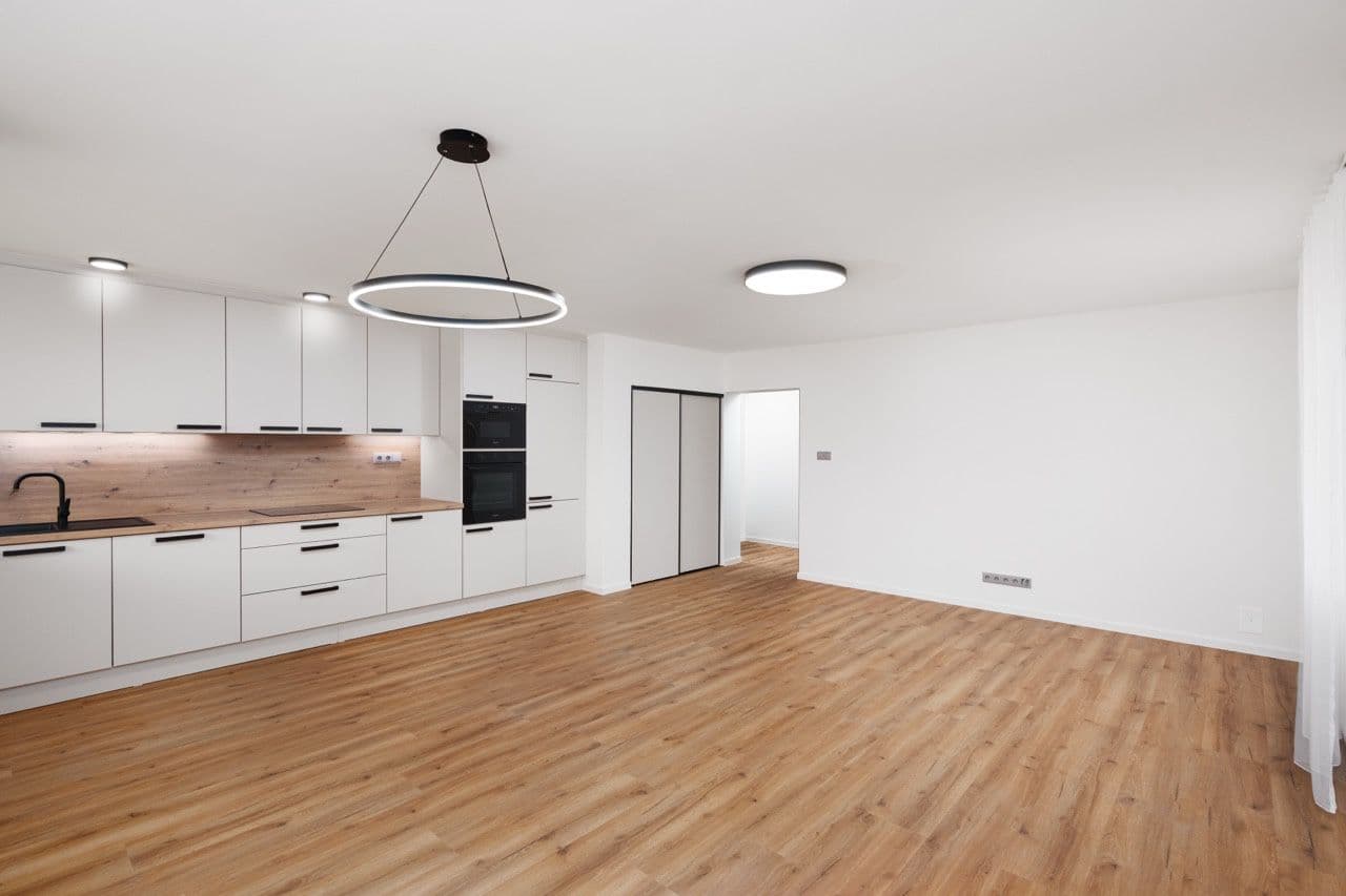 Predaj bytu 3-izbový 86 m², Dr. Horákové, Poděbrady, Středočeský kraj Predaj bytu 3-izbový 86 m², Dr. Horákové, Poděbrady, Středočeský kraj