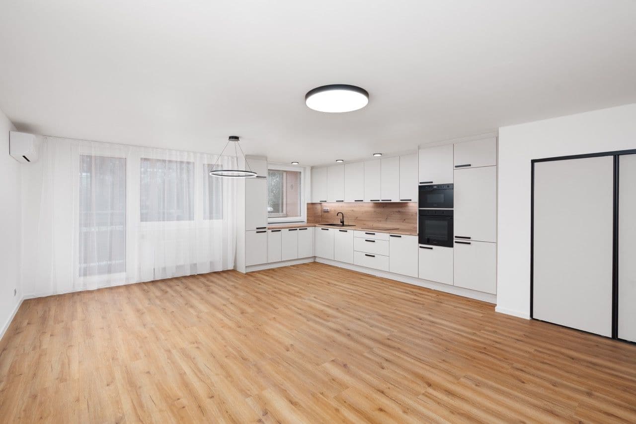 Predaj bytu 3-izbový 86 m², Dr. Horákové, Poděbrady, Středočeský kraj Predaj bytu 3-izbový 86 m², Dr. Horákové, Poděbrady, Středočeský kraj