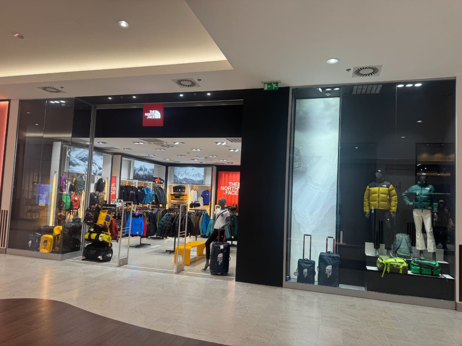 Prenájom nebytového priestoru 97 m², Praha, Praha Prenájom nebytového priestoru 97 m², Praha, Praha