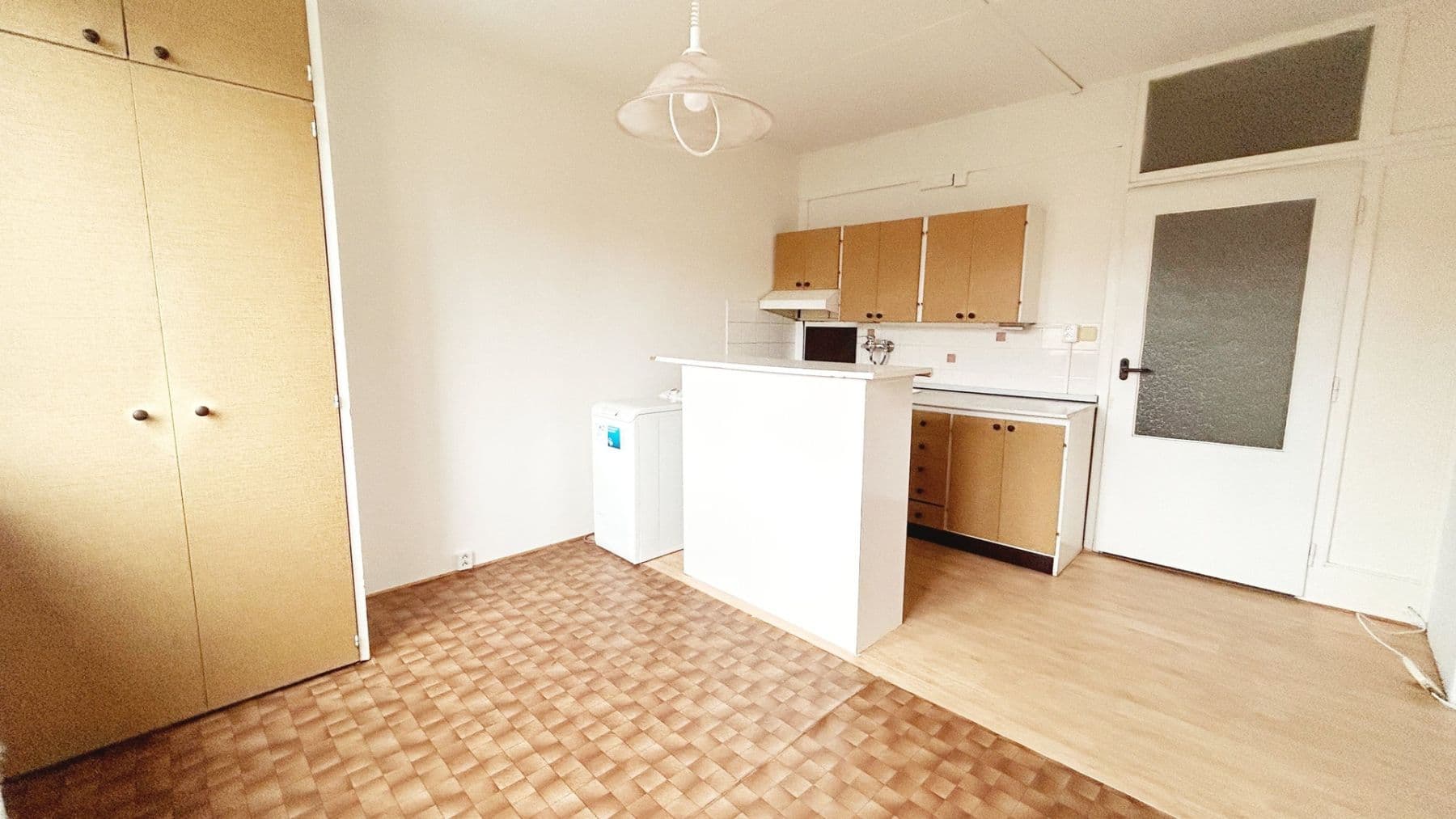 Prenájom bytu 1-izbový 35 m², Lyžařská, Praha, Praha Prenájom bytu 1-izbový 35 m², Lyžařská, Praha, Praha