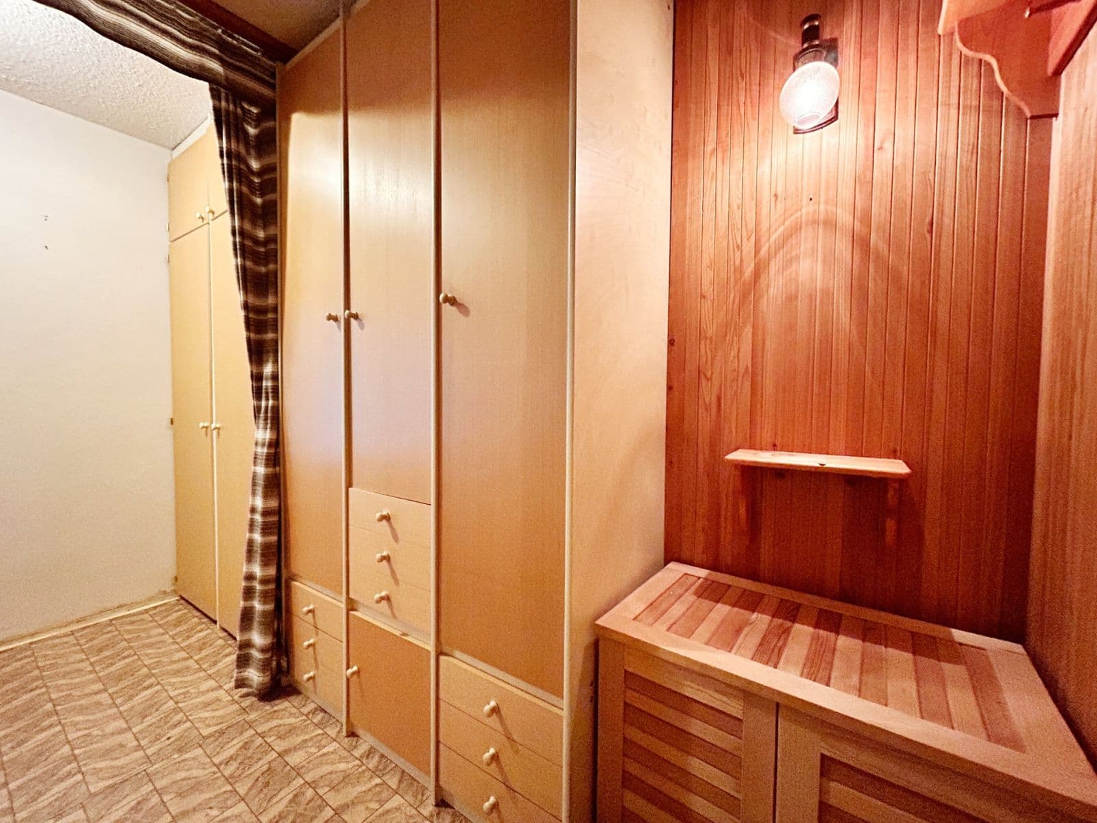 Prenájom bytu 2-izbový 43 m², Kurčatovova, Praha, Praha Prenájom bytu 2-izbový 43 m², Kurčatovova, Praha, Praha