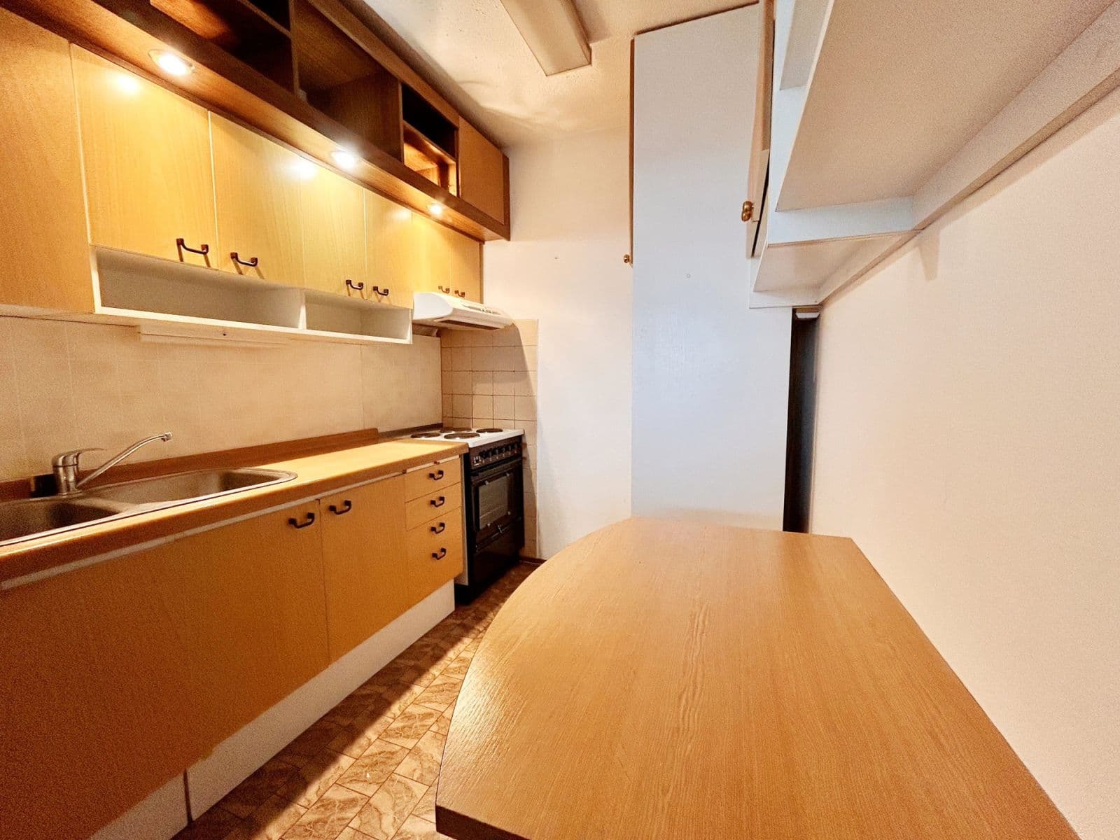 Prenájom bytu 2-izbový 43 m², Kurčatovova, Praha, Praha Prenájom bytu 2-izbový 43 m², Kurčatovova, Praha, Praha