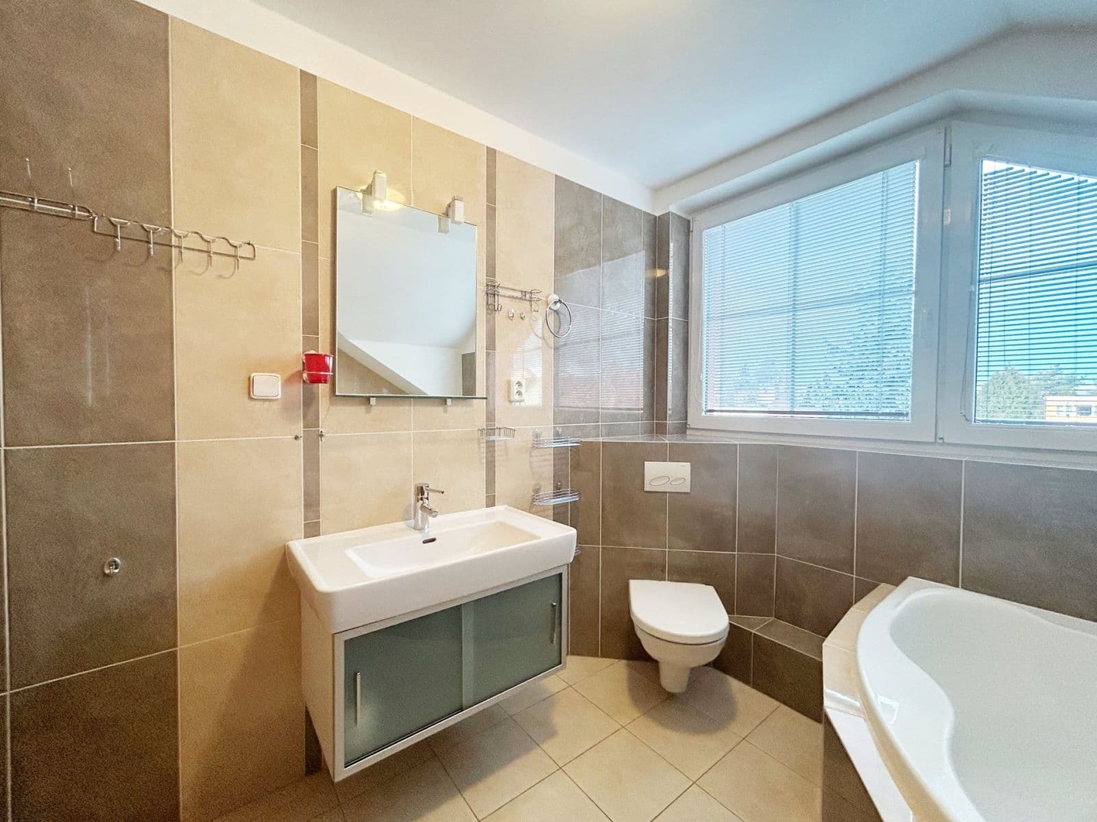 Prenájom domu 105 m², pozemek 80 m², Družstevní, Nehvizdy, Středočeský kraj Prenájom domu 105 m², pozemek 80 m², Družstevní, Nehvizdy, Středočeský kraj