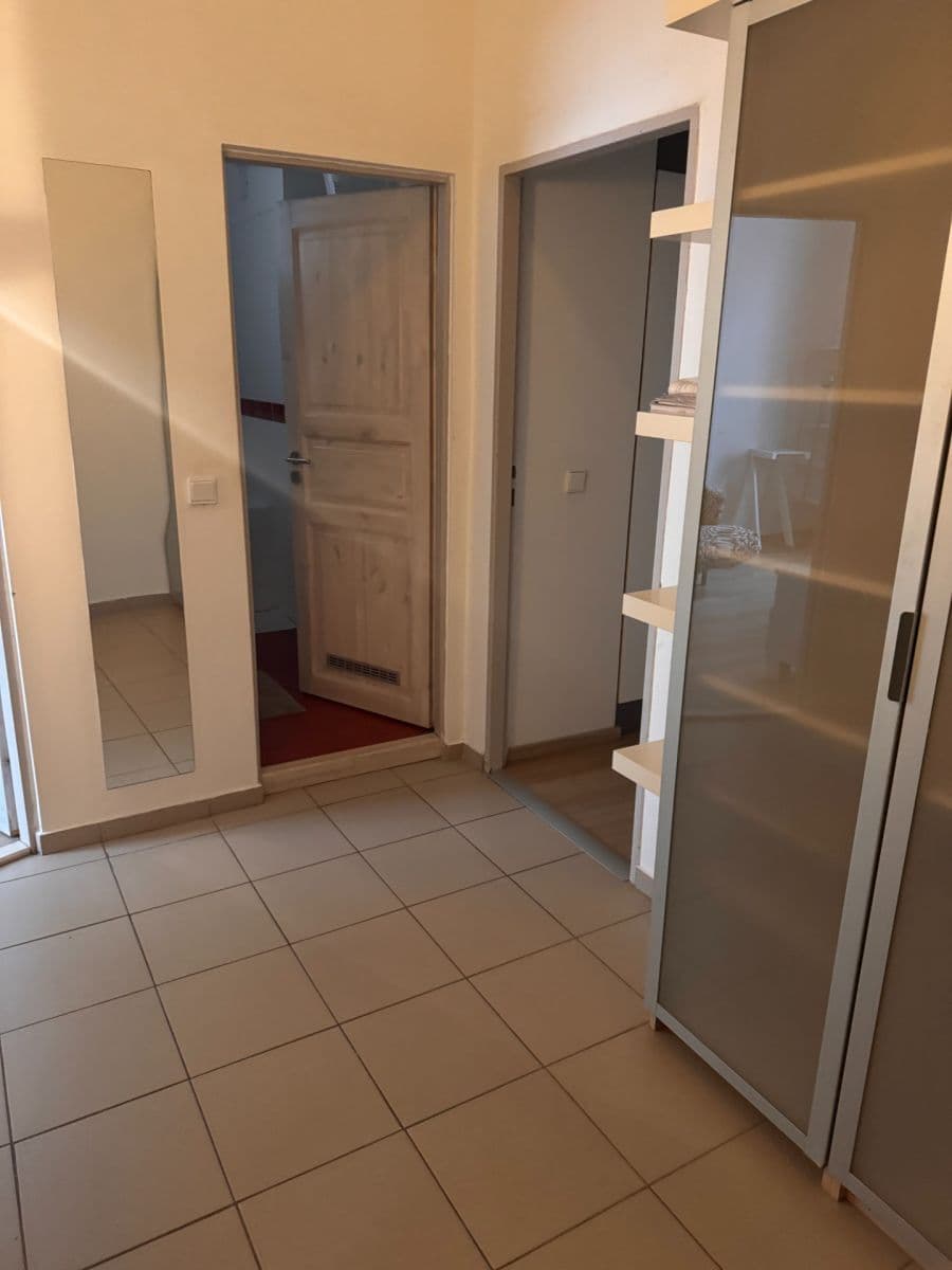 Prenájom bytu 1-izbový 40 m², Slovenská, Praha, Praha Prenájom bytu 1-izbový 40 m², Slovenská, Praha, Praha