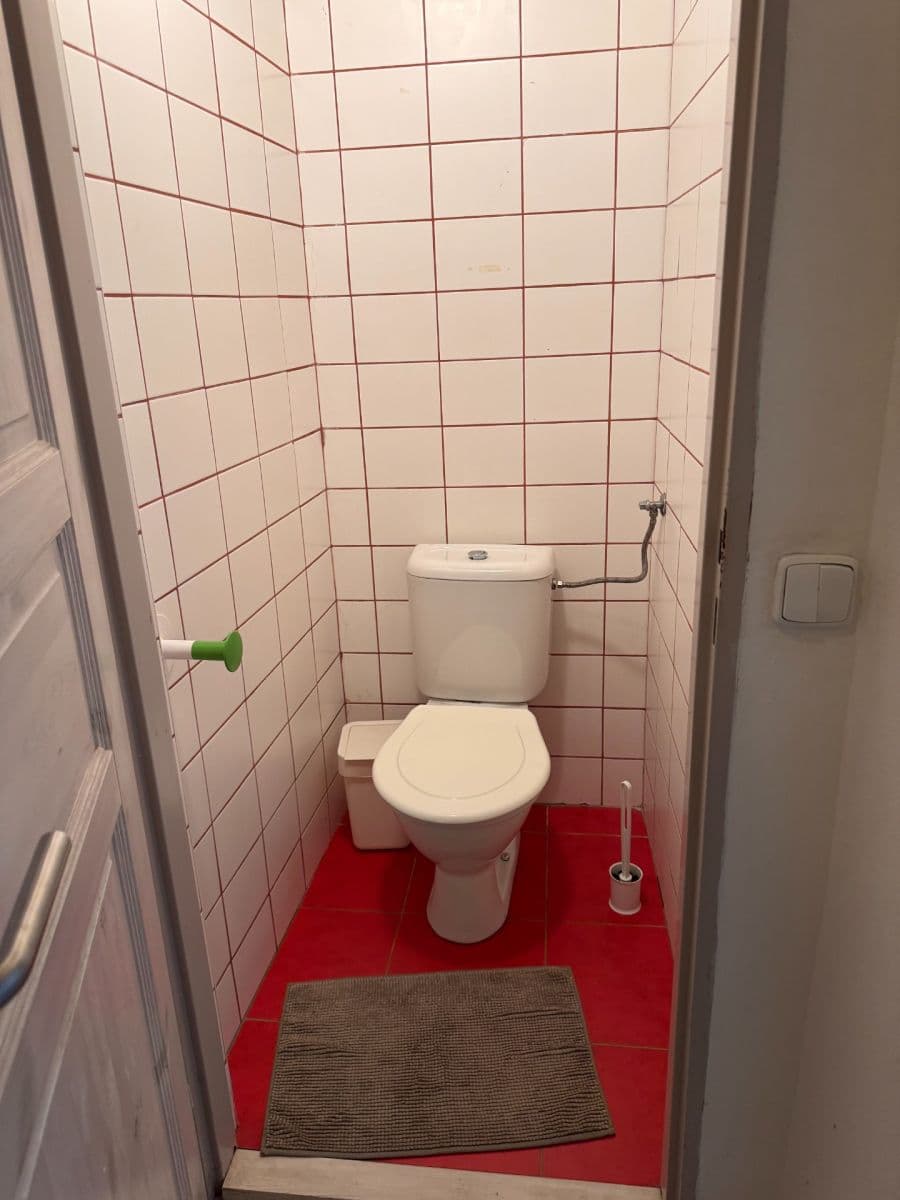 Prenájom bytu 1-izbový 40 m², Slovenská, Praha, Praha Prenájom bytu 1-izbový 40 m², Slovenská, Praha, Praha