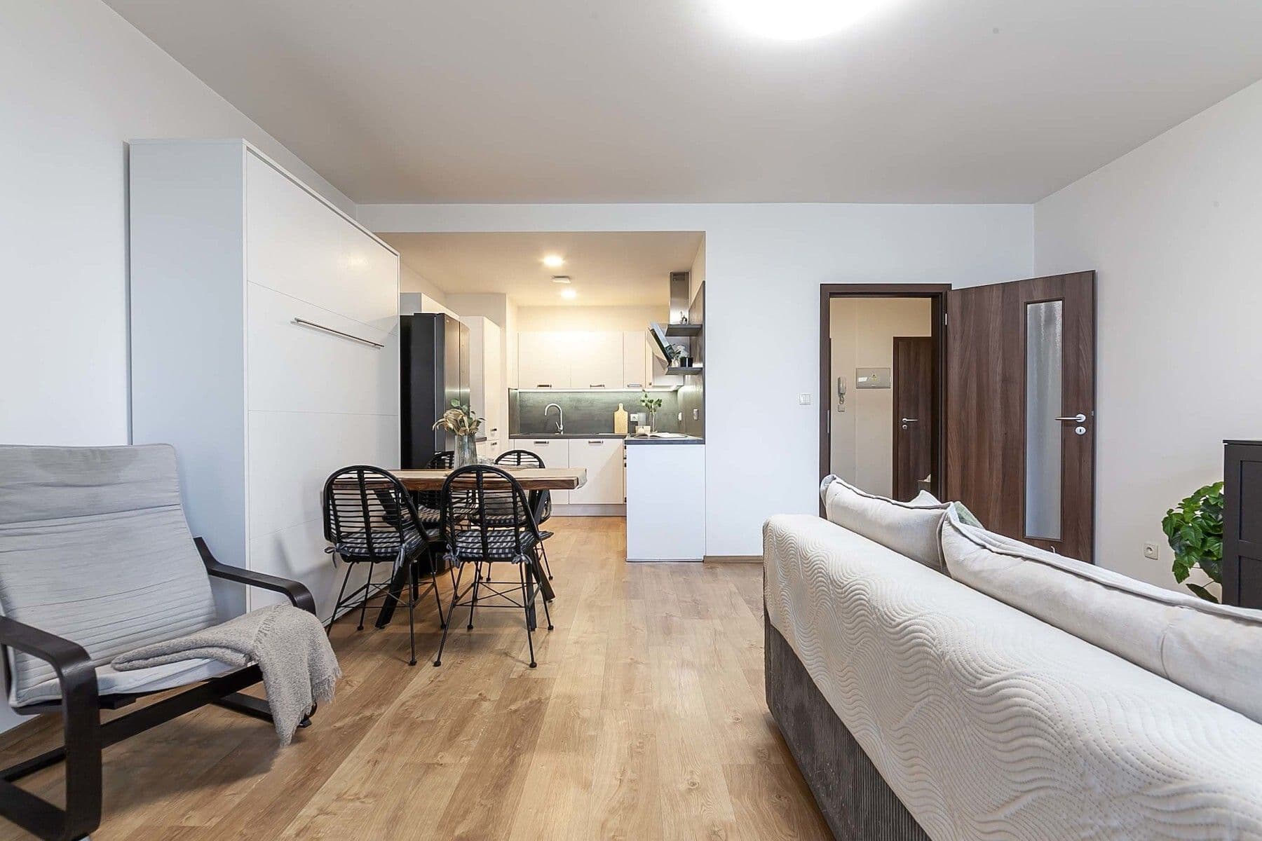 Predaj bytu 2-izbový 62 m², Nepilova, Beroun, Středočeský kraj Predaj bytu 2-izbový 62 m², Nepilova, Beroun, Středočeský kraj