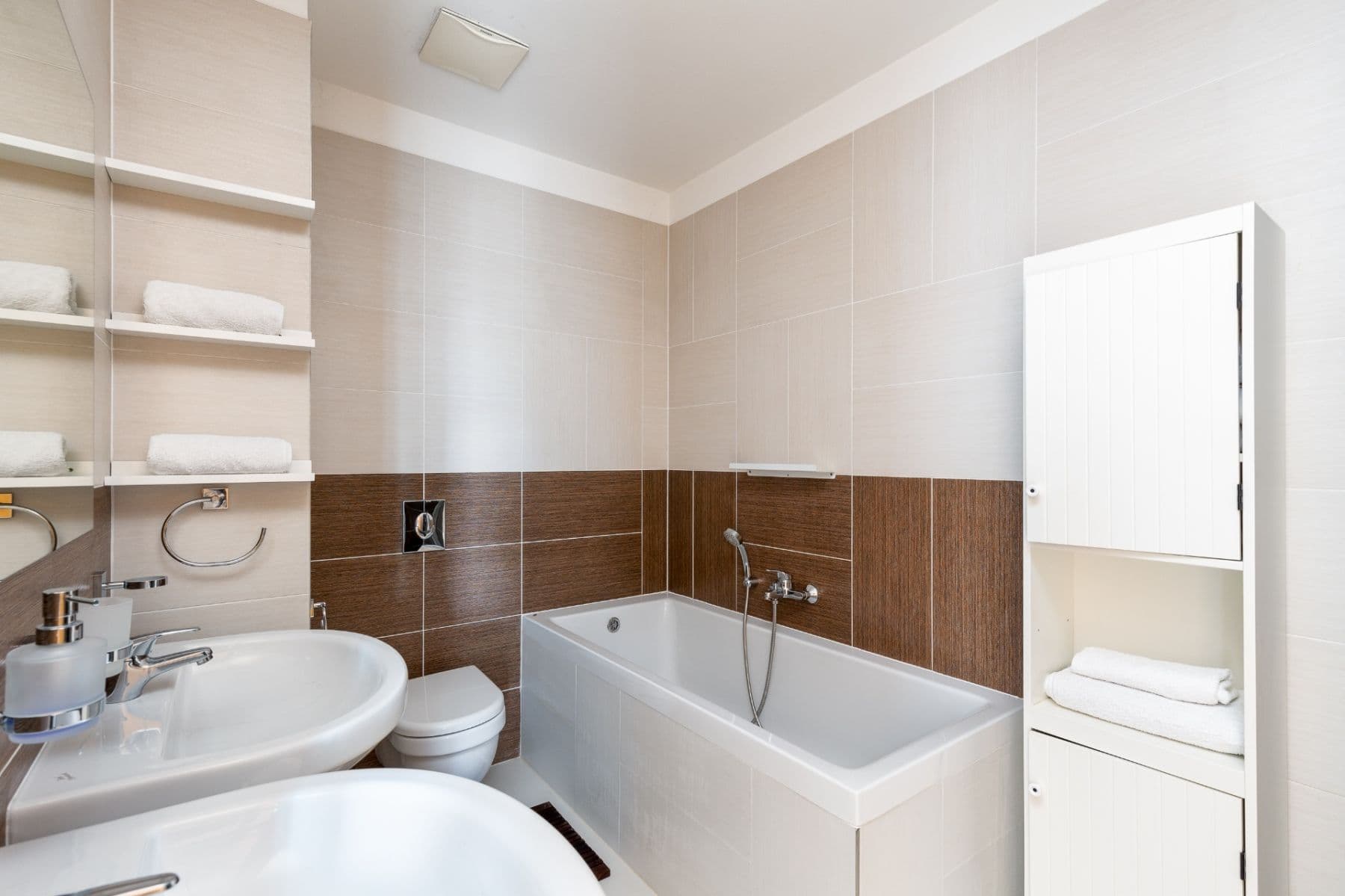 Prenájom bytu 2-izbový 70 m², V přístavu, Praha, Praha Prenájom bytu 2-izbový 70 m², V přístavu, Praha, Praha