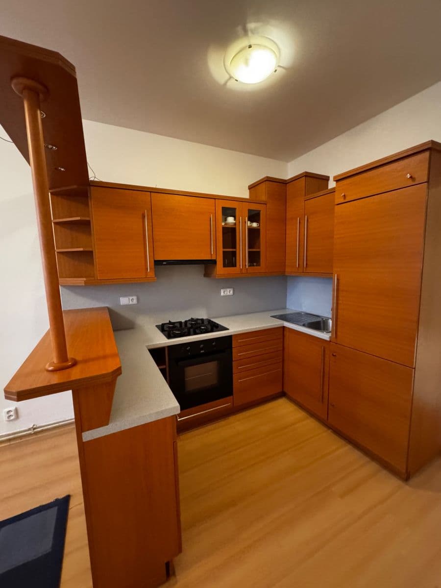 Prenájom bytu 2-izbový 51 m², Na Břehu, Praha, Praha Prenájom bytu 2-izbový 51 m², Na Břehu, Praha, Praha