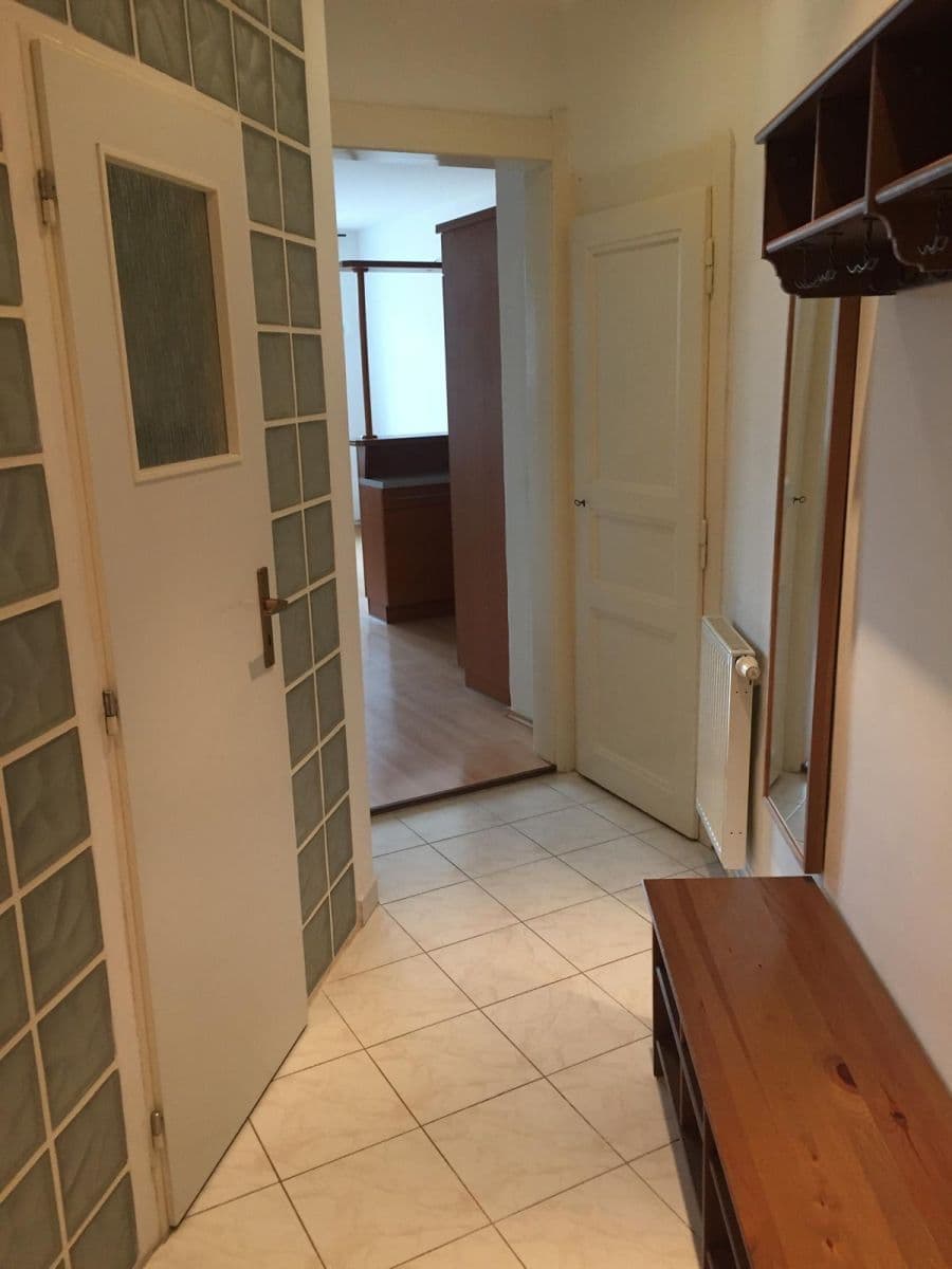 Prenájom bytu 2-izbový 51 m², Na Břehu, Praha, Praha Prenájom bytu 2-izbový 51 m², Na Břehu, Praha, Praha