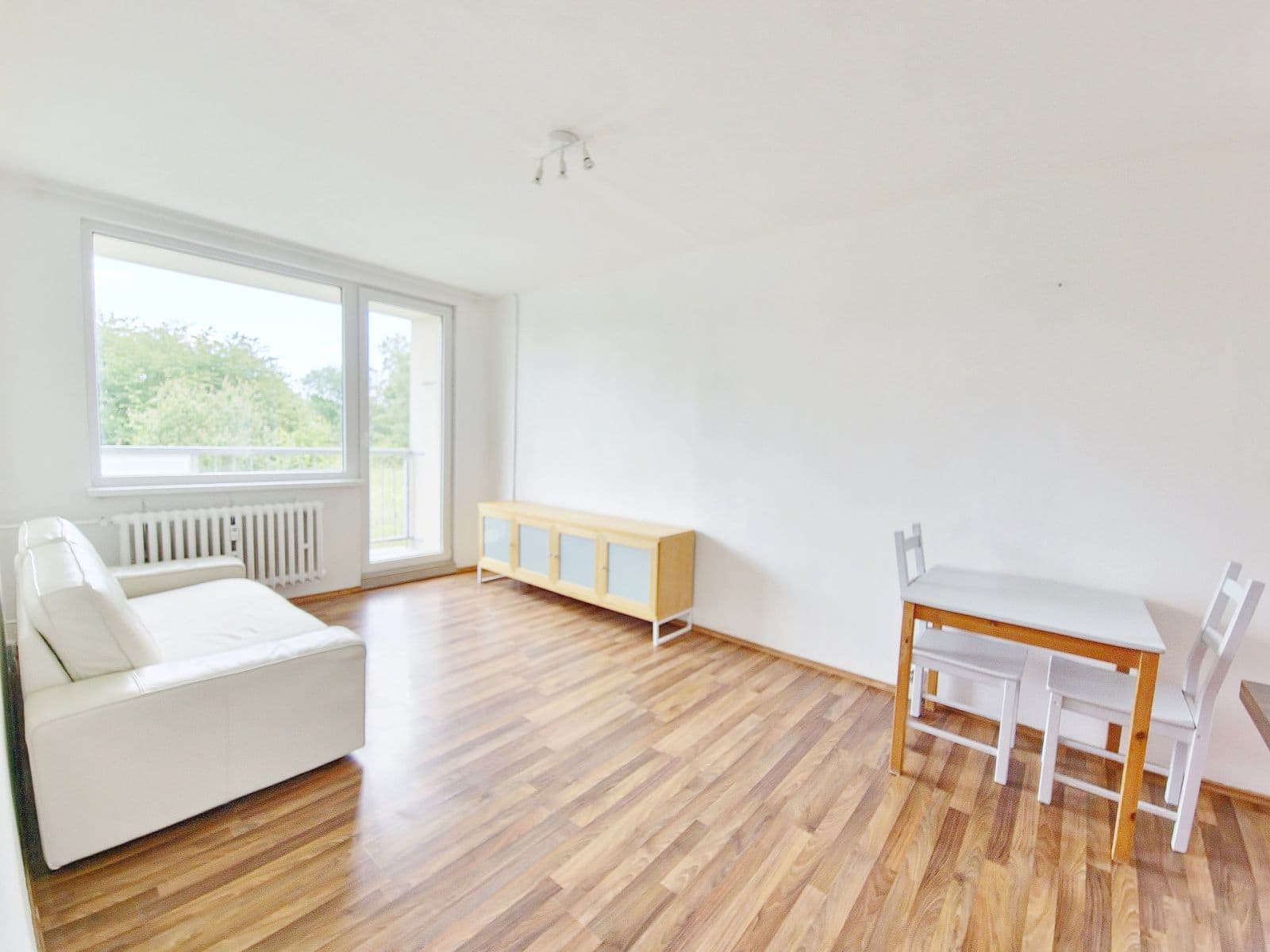 Predaj bytu 2-izbový 47 m², Oleška, Středočeský kraj Predaj bytu 2-izbový 47 m², Oleška, Středočeský kraj