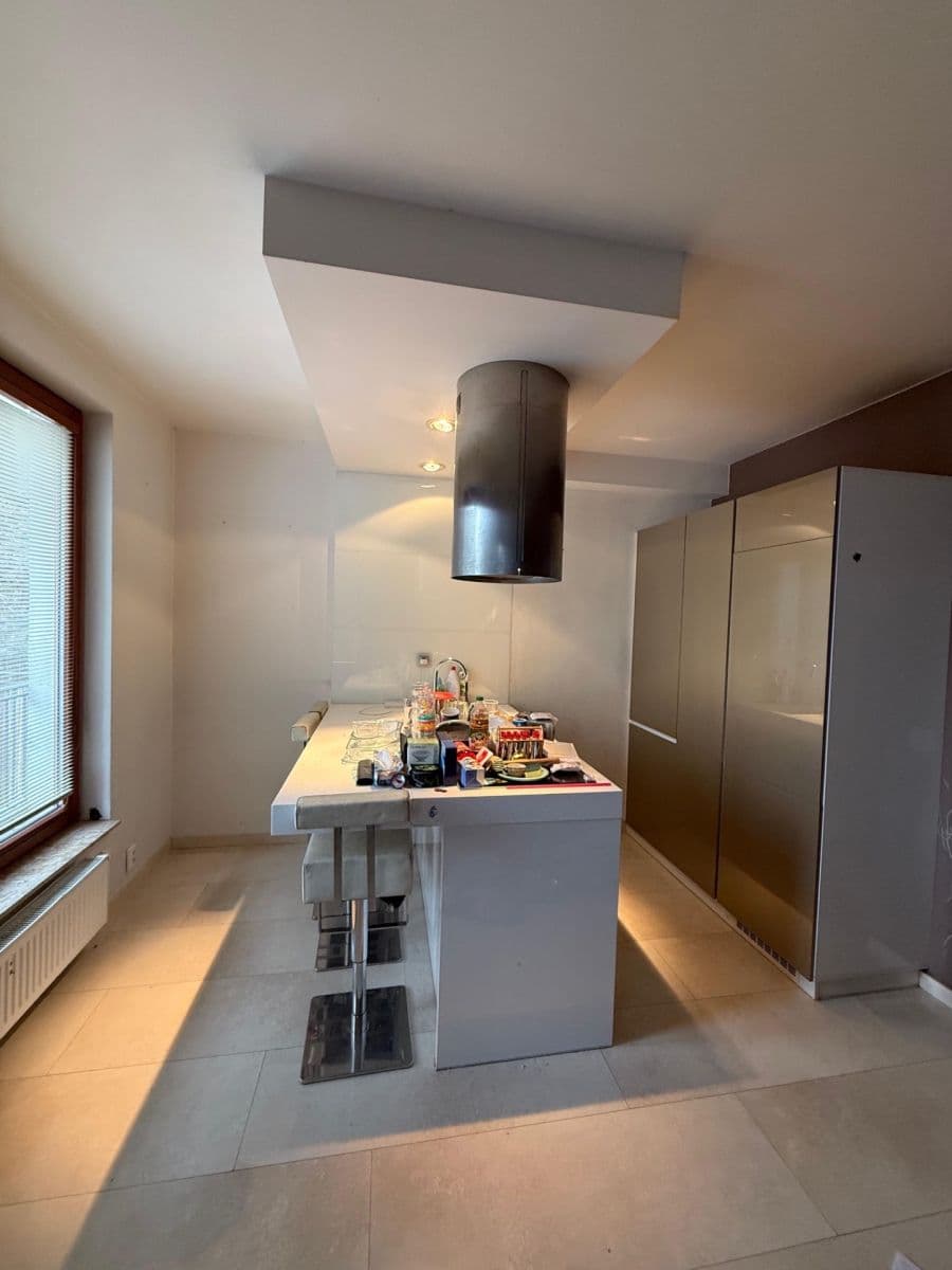 Prenájom bytu 3-izbový 76 m², Pod Kavalírkou, Praha, Praha Prenájom bytu 3-izbový 76 m², Pod Kavalírkou, Praha, Praha