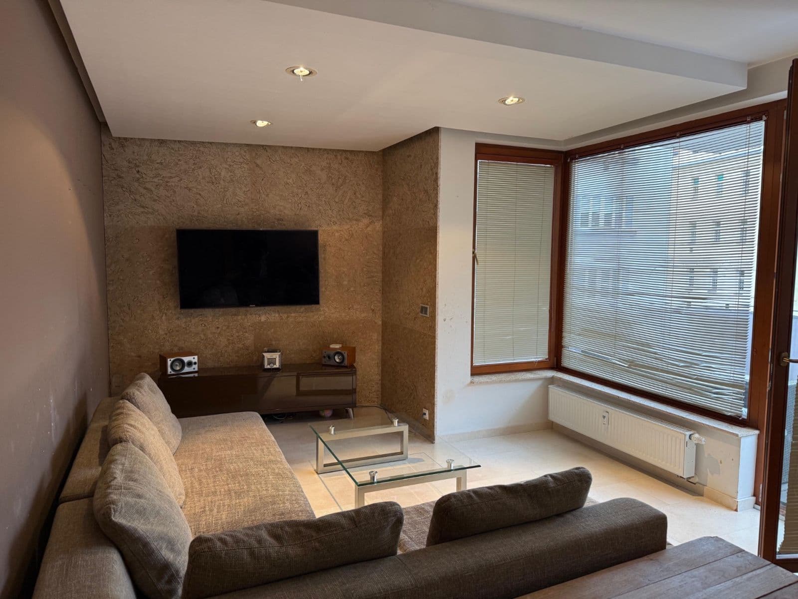 Prenájom bytu 3-izbový 76 m², Pod Kavalírkou, Praha, Praha Prenájom bytu 3-izbový 76 m², Pod Kavalírkou, Praha, Praha