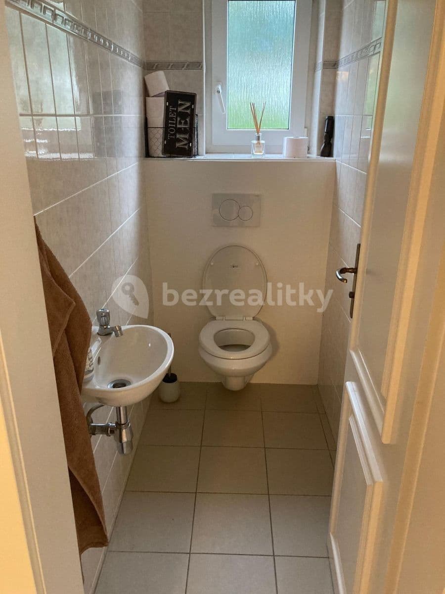 Prenájom bytu 3-izbový 95 m², Velké Popovice, Středočeský kraj Prenájom bytu 3-izbový 95 m², Velké Popovice, Středočeský kraj