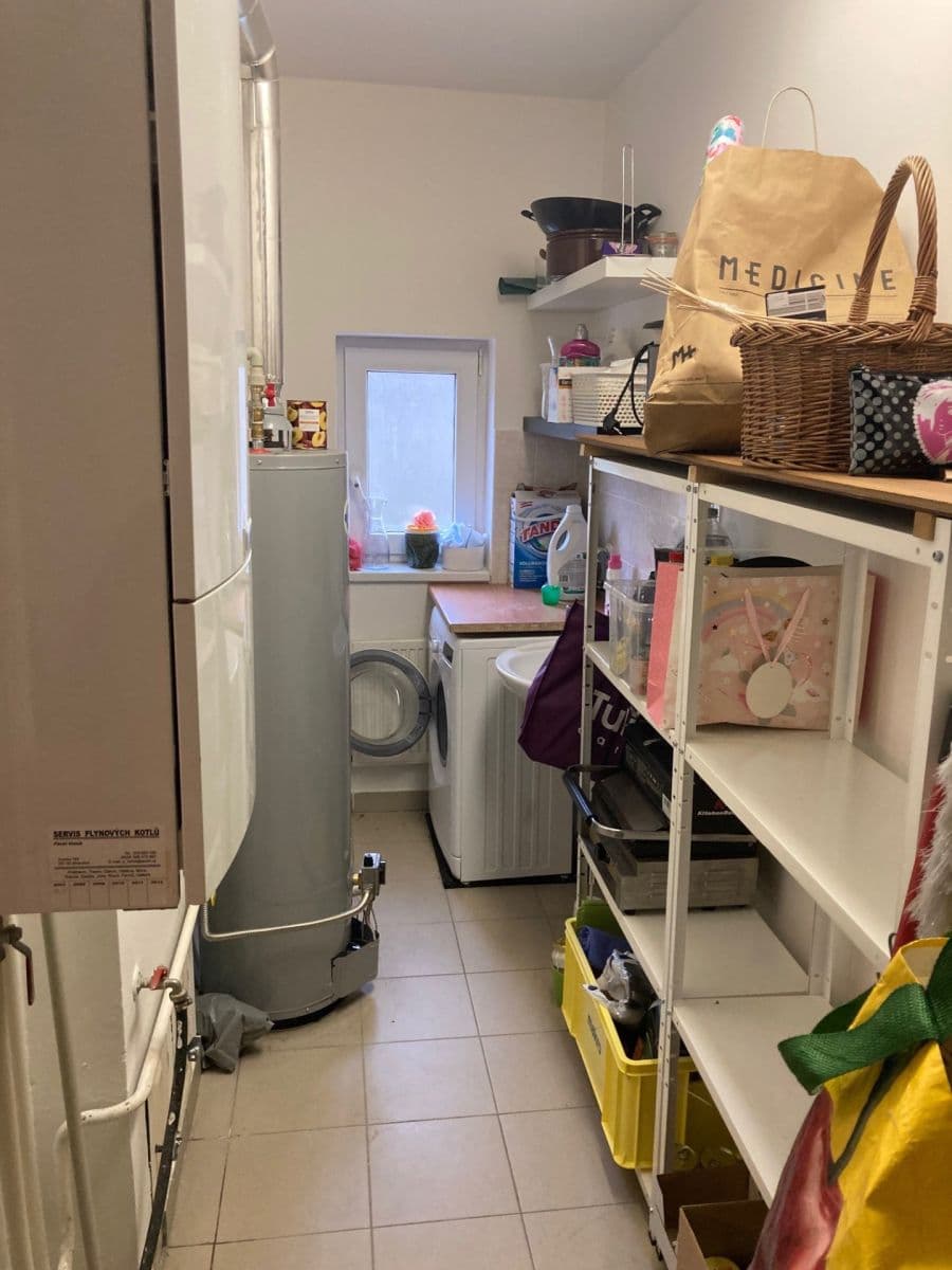 Prenájom bytu 3-izbový 95 m², Velké Popovice, Středočeský kraj Prenájom bytu 3-izbový 95 m², Velké Popovice, Středočeský kraj