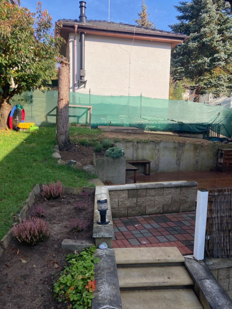 Prenájom bytu 3-izbový 95 m², Velké Popovice, Středočeský kraj Prenájom bytu 3-izbový 95 m², Velké Popovice, Středočeský kraj