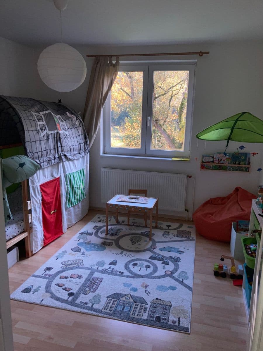 Prenájom bytu 3-izbový 95 m², Velké Popovice, Středočeský kraj Prenájom bytu 3-izbový 95 m², Velké Popovice, Středočeský kraj