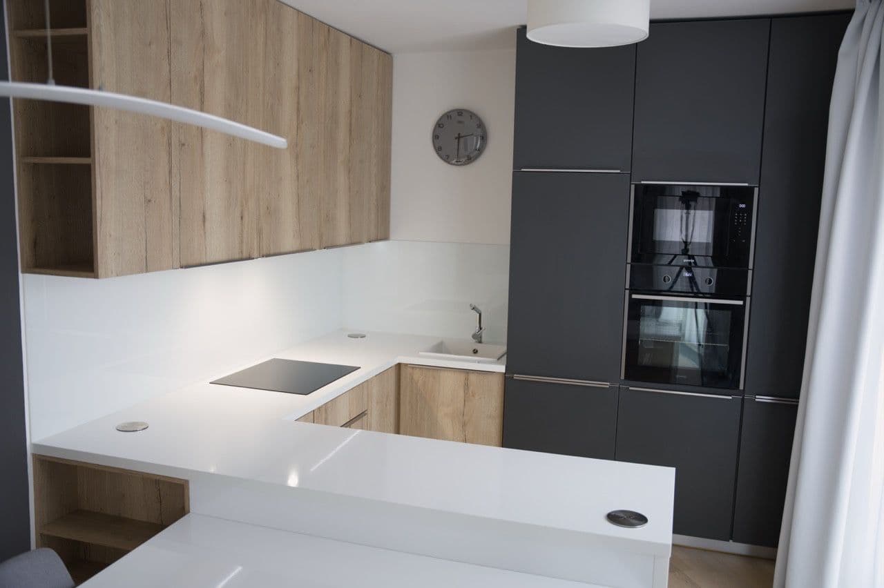 Prenájom bytu 2-izbový 76 m², Vojenova, Praha, Praha Prenájom bytu 2-izbový 76 m², Vojenova, Praha, Praha