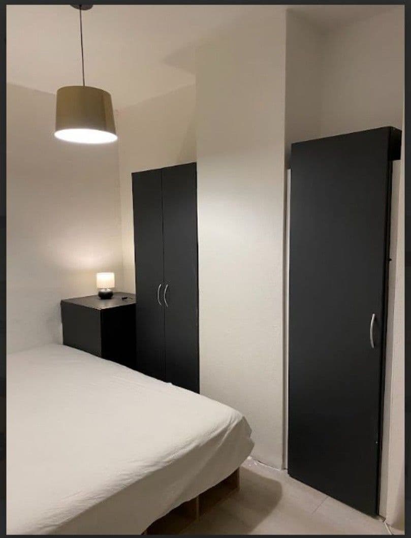 Prenájom bytu 3-izbový 55 m², Voskovcova, Praha, Praha Prenájom bytu 3-izbový 55 m², Voskovcova, Praha, Praha